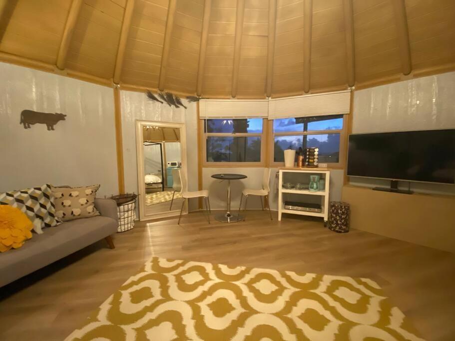 Glamping-Sky Dome Yurt-Tiny House-2 By Lavenders Field Villa Valley Center Bagian luar foto